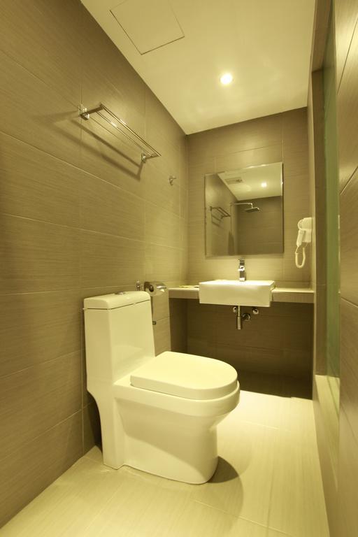 Hotel 99 Pusat Bandar Пухонг Екстериор снимка