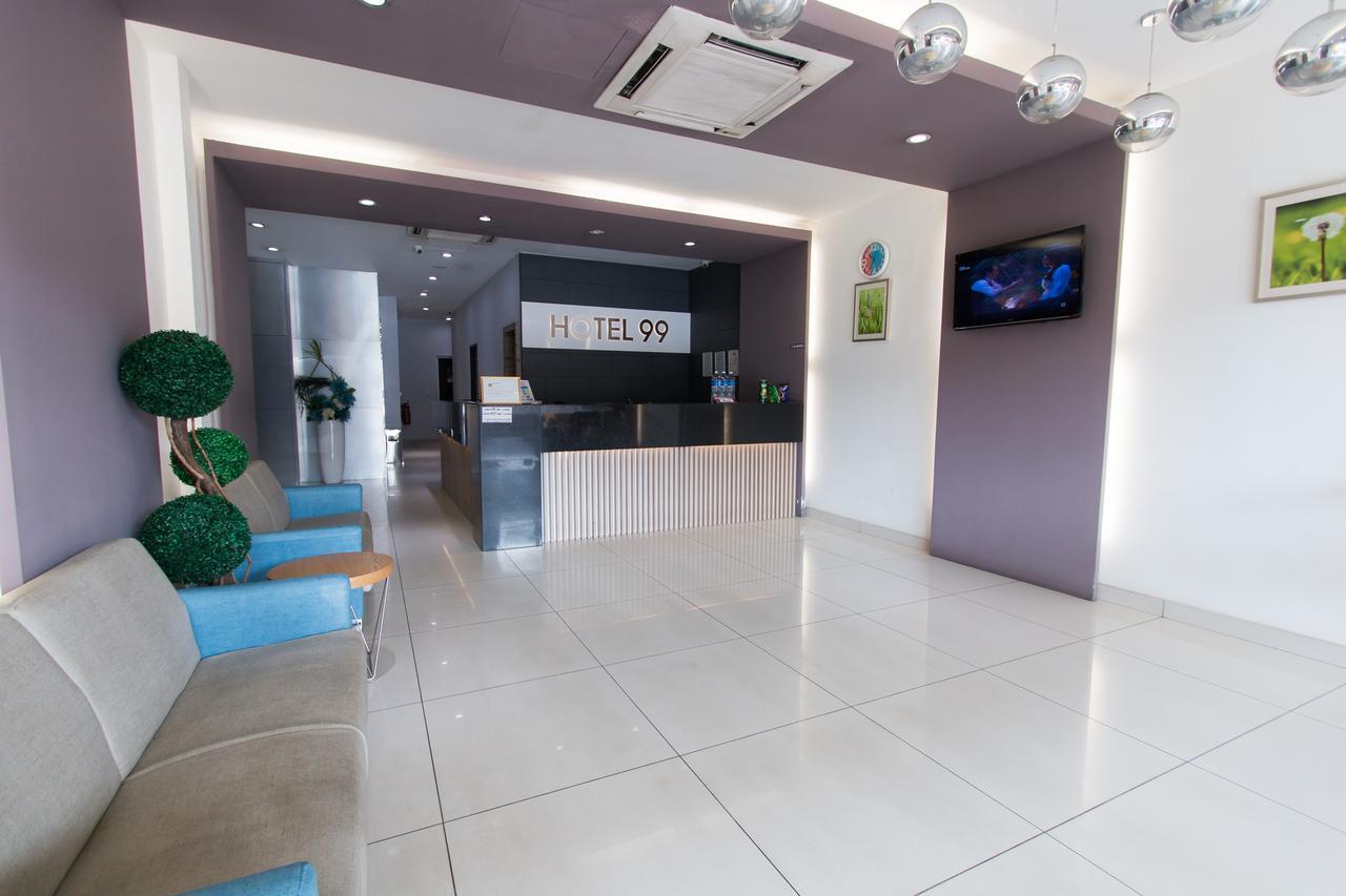 Hotel 99 Pusat Bandar Пухонг Екстериор снимка