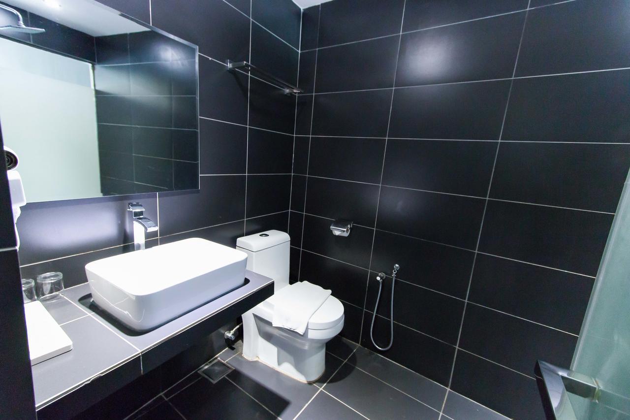 Hotel 99 Pusat Bandar Пухонг Екстериор снимка