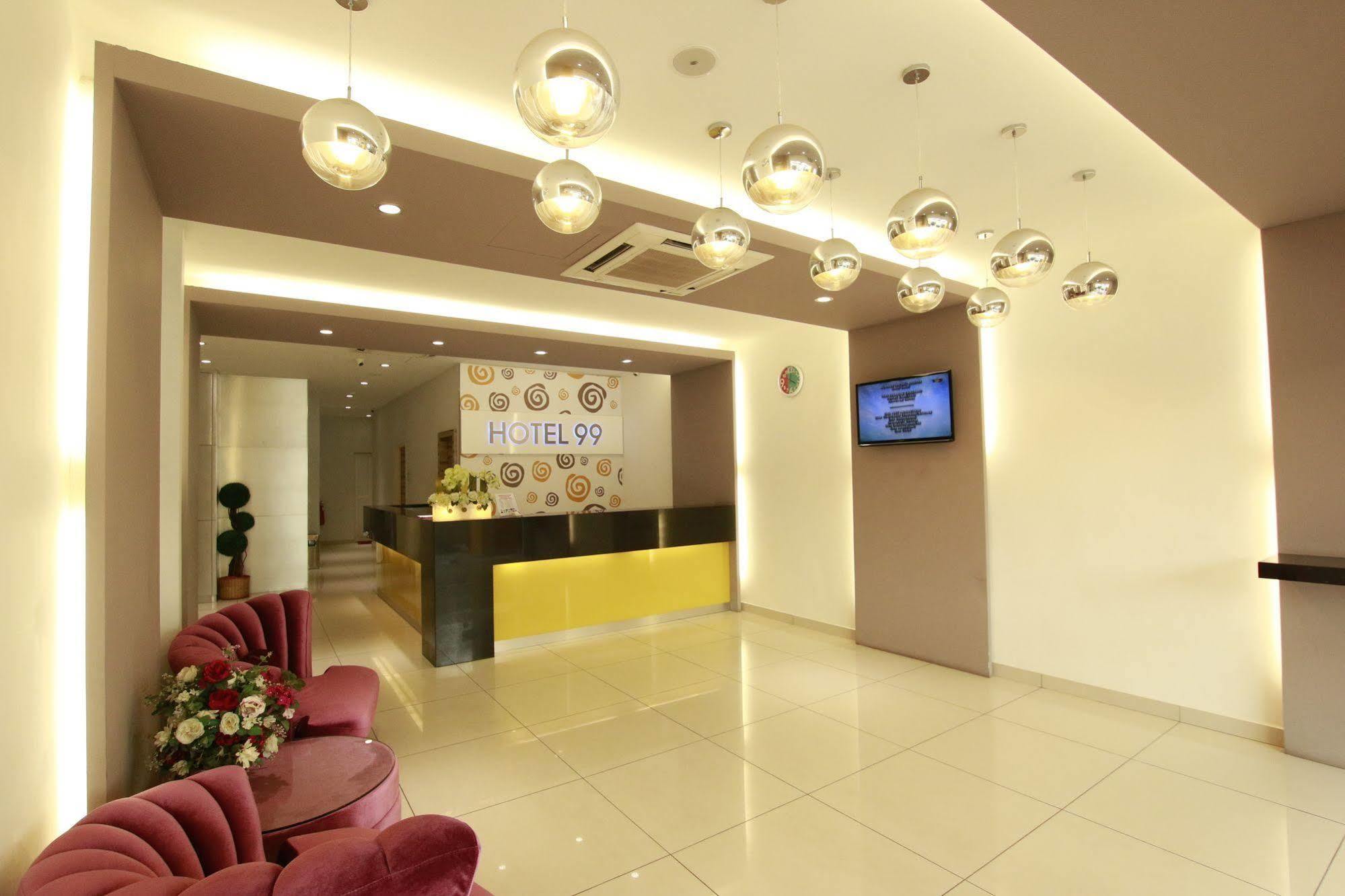 Hotel 99 Pusat Bandar Пухонг Екстериор снимка